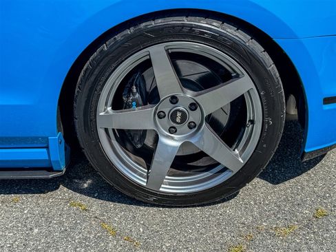 Used 2013 Ford Mustang GT RWD image 31