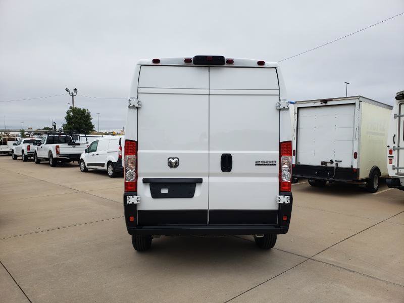 Used 2025 RAM ProMaster 2500 w/ Convenience Group FWD image 8