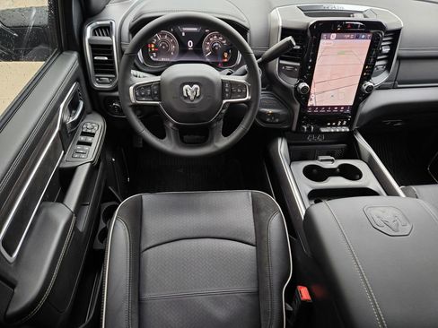 New 2026 RAM 2500 Laramie AWD/4WD image 9