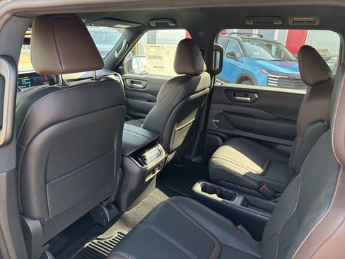 New 2026 Nissan Armada SL w/ Captain's Chari Seat Package RWD image 17