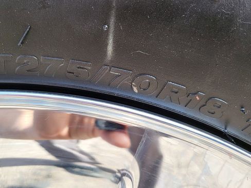 Used 2024 RAM 2500 Tradesman w/ Chrome Appearance Group image 13