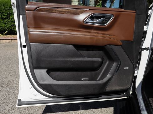 Used 2021 Chevrolet Suburban High Country w/ Premium Package image 15