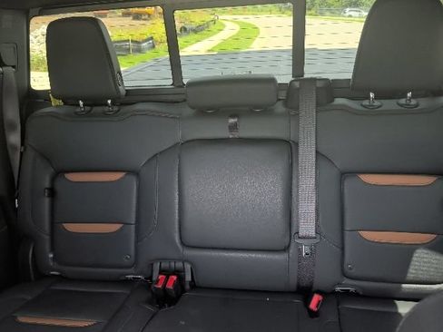 Used 2025 GMC Sierra 1500 AT4 w/ AT4 Premium Package AWD/4WD image 29