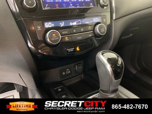 Used 2020 Nissan Rogue SV w/ Premium Package AWD/4WD image 22