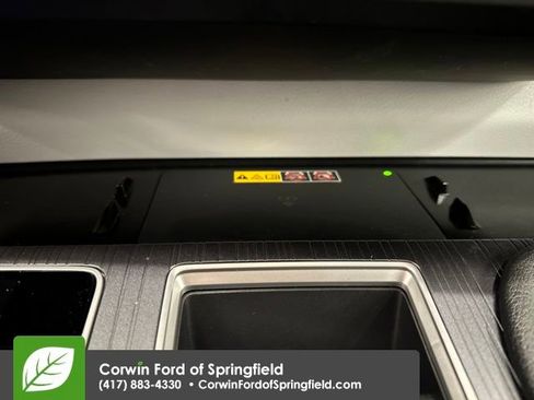 Used 2025 Toyota Sienna XLE image 36