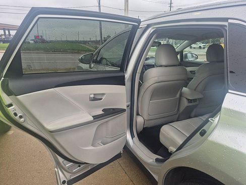 Used 2014 Toyota Venza XLE AWD/4WD image 17