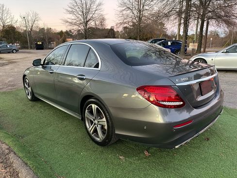 Used 2017 Mercedes-Benz E 300 4MATIC image 5