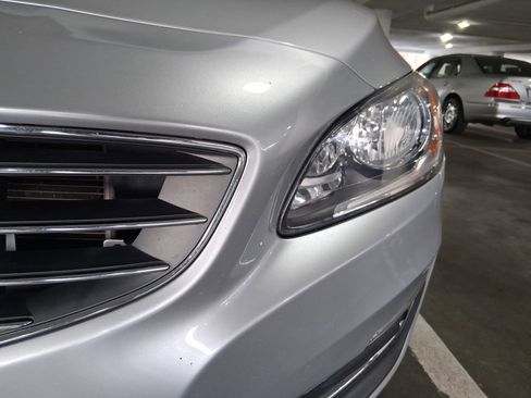 Used 2018 Volvo S60 T5 Inscription image 8