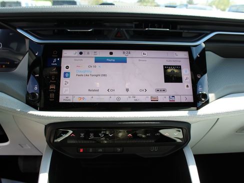 New 2026 Jeep Cherokee Laredo image 22