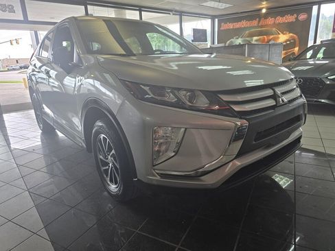 Used 2020 Mitsubishi Eclipse Cross ES image 3
