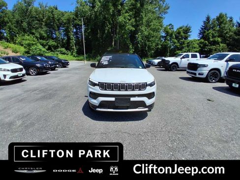 Certified 2025 Jeep Compass Limited w/ Elite Group AWD/4WD image 2