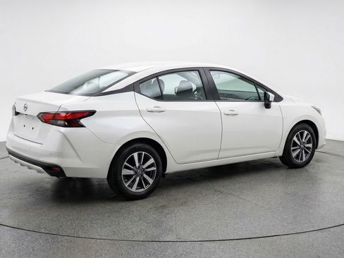 Used 2025 Nissan Versa SV image 9