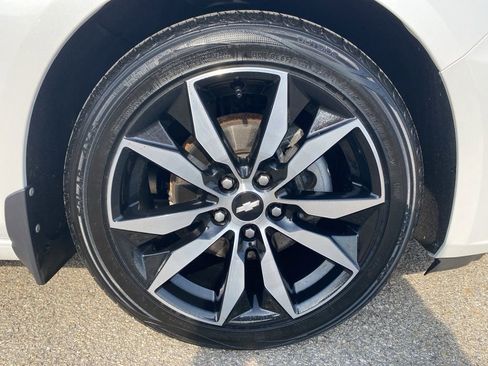 Used 2018 Chevrolet Malibu LT w/ Leather Package image 9