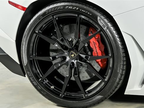 Used 2017 Lamborghini Aventador LP 700-4 AWD/4WD image 13