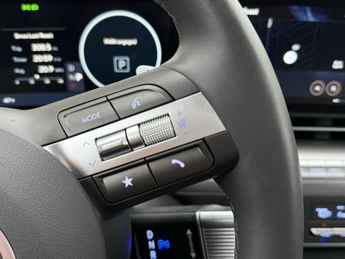 Certified 2025 Hyundai Kona Limited image 28