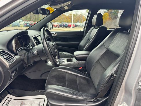 Used 2018 Jeep Grand Cherokee Altitude image 9
