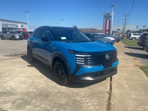 New 2025 Nissan Kicks SR image 8