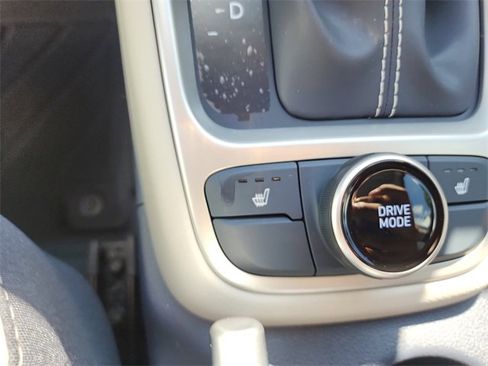 New 2025 Hyundai Venue Limited image 22