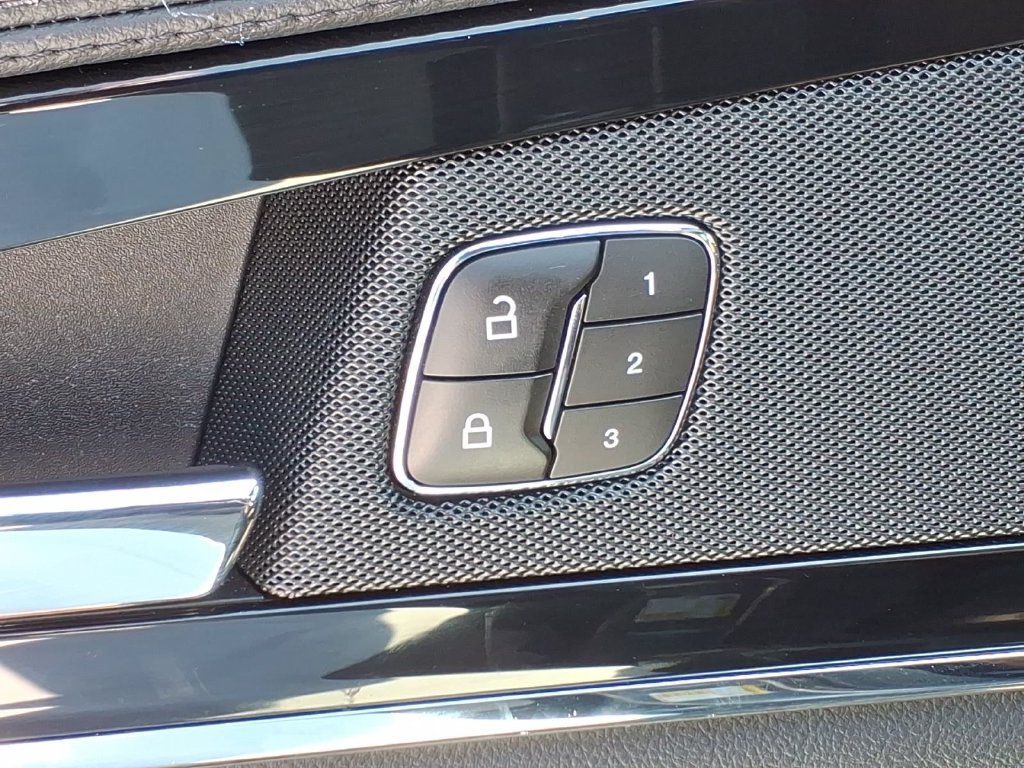 Certified 2023 Lincoln Nautilus Reserve AWD/4WD image 16