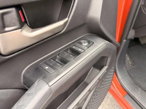 Used 2025 Toyota Tacoma TRD Off-Road AWD/4WD image 14