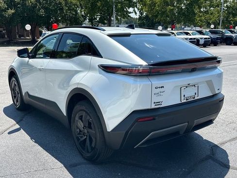 Used 2026 Toyota C-HR AWD/4WD image 6