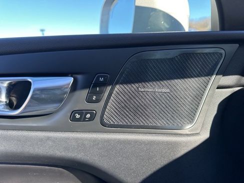 Certified 2023 Volvo XC60 B5 Plus image 31
