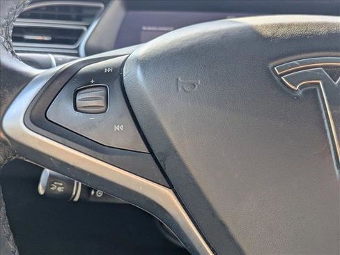 Used 2017 Tesla Model X 75D image 11