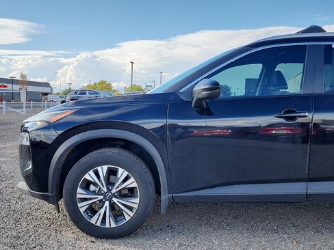 Used 2022 Nissan Rogue SV w/ SV Premium Package image 10