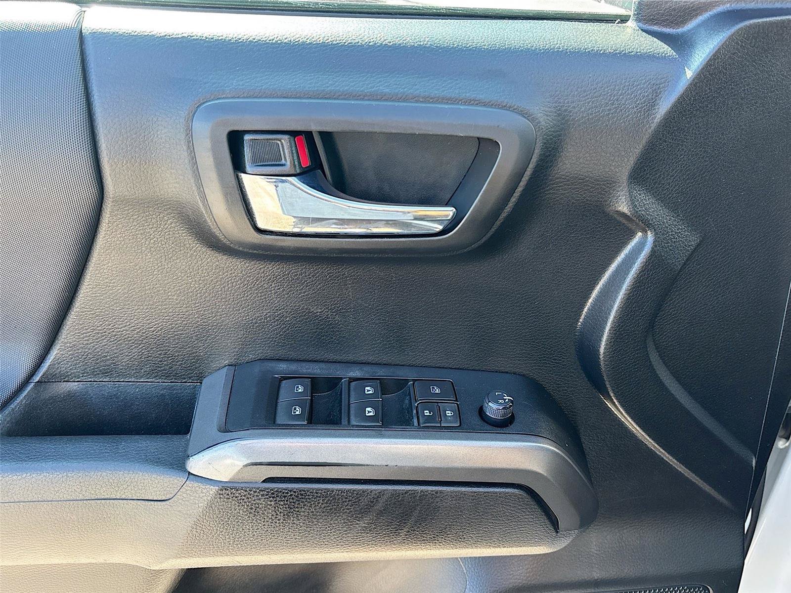 Used 2021 Toyota Tacoma TRD Off-Road RWD image 17