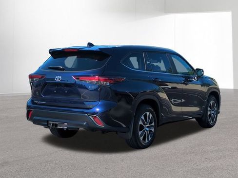 Certified 2026 Toyota Highlander XLE AWD/4WD image 6