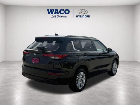 Used 2024 Mitsubishi Outlander ES FWD image 8