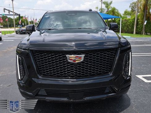 Used 2026 Cadillac Escalade ESV Platinum Sport AWD/4WD image 8