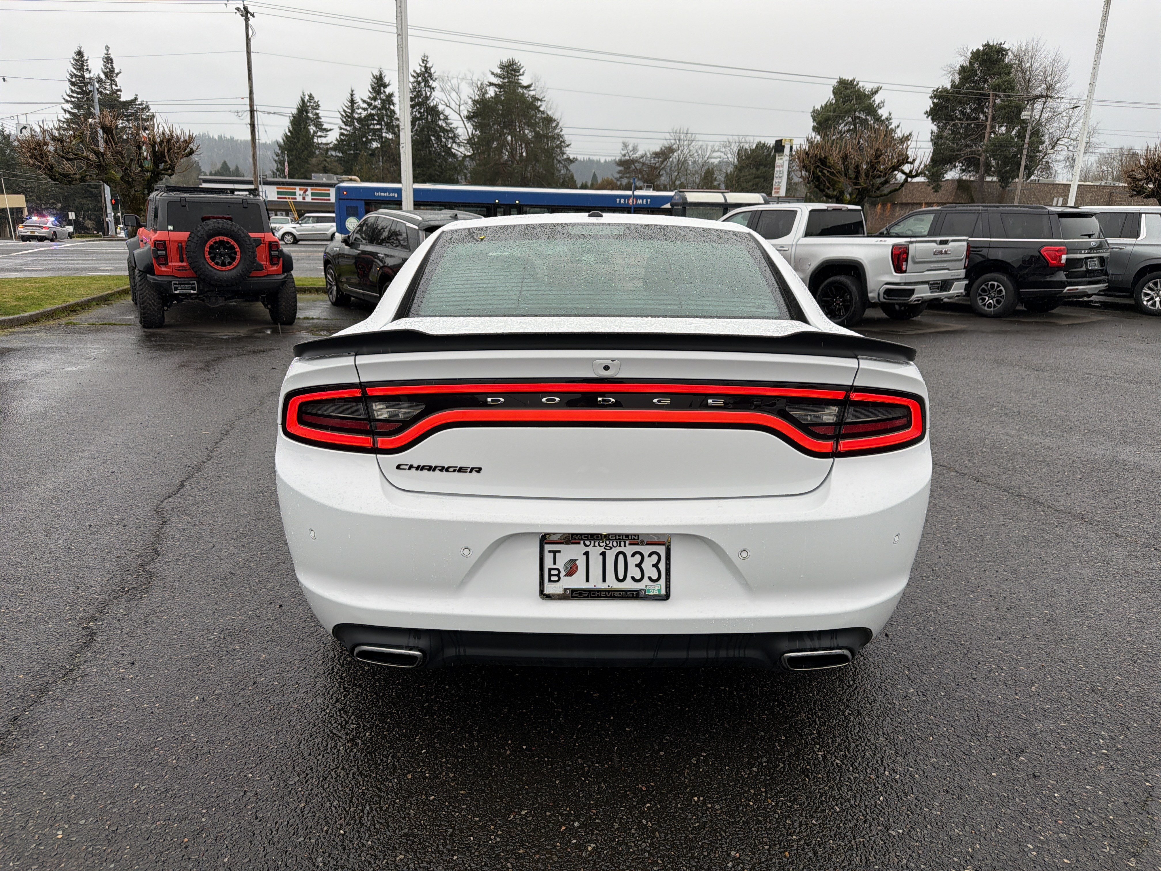 Used 2018 Dodge Charger SXT w/ Blacktop Package RWD image 4