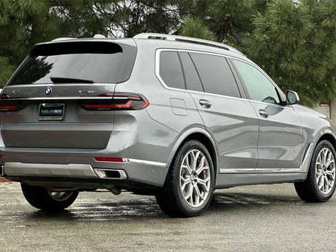 Used 2023 BMW X7 xDrive40i image 4