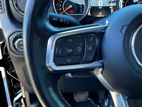 Used 2021 Jeep Gladiator Overland image 12