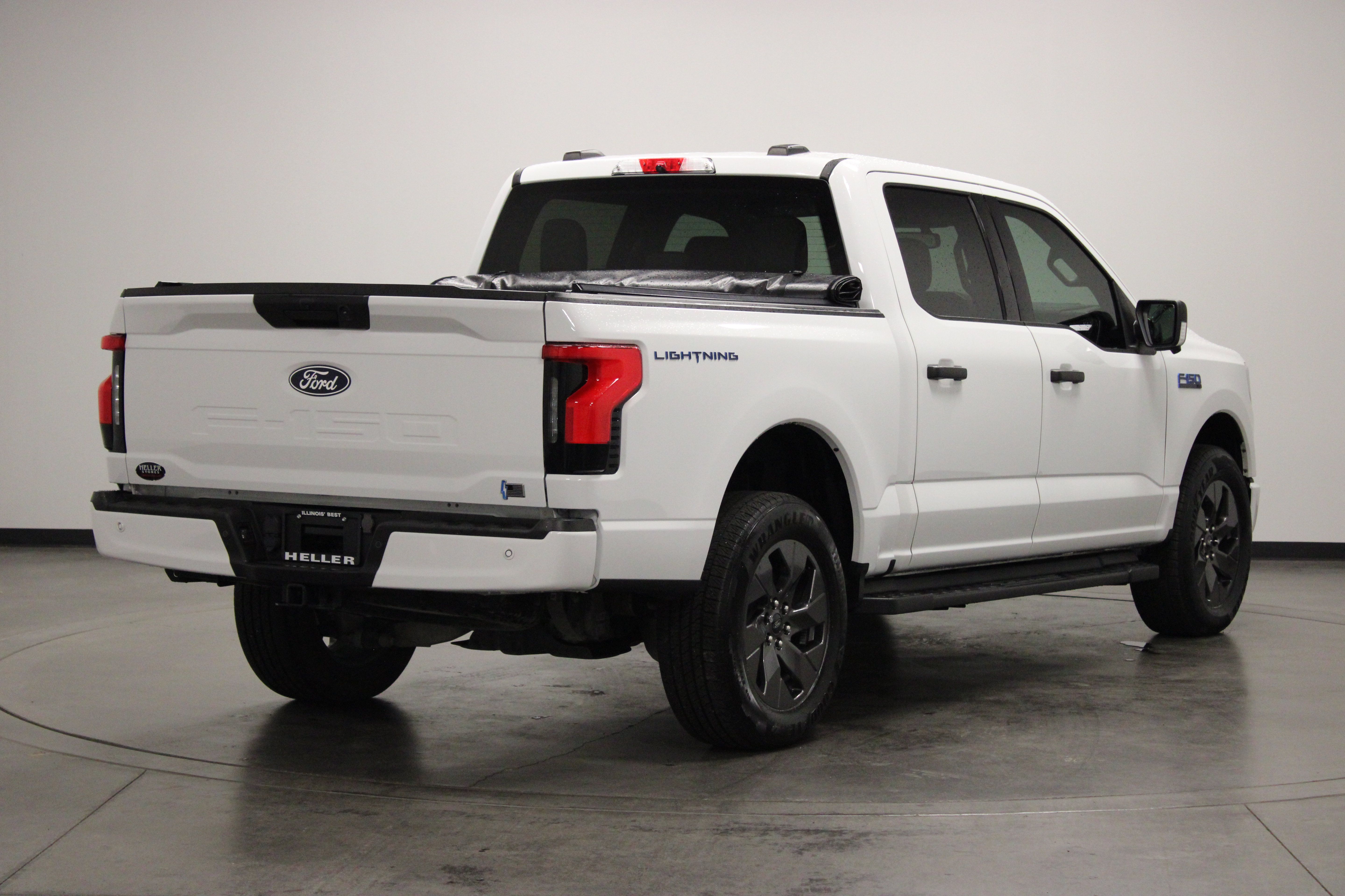 Used 2024 Ford F150 Lightning XLT AWD/4WD image 8