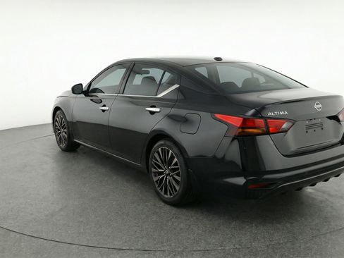 Used 2025 Nissan Altima 2.5 SV image 6
