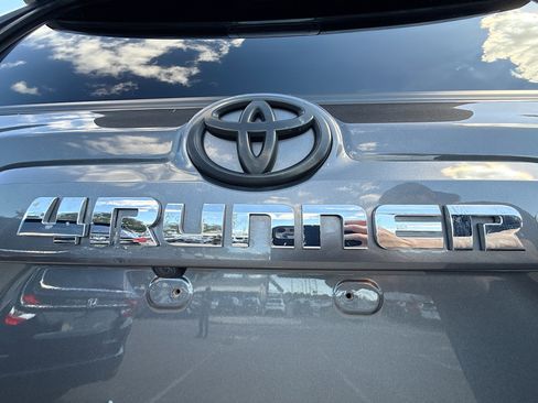 Used 2023 Toyota 4Runner SR5 Premium image 11