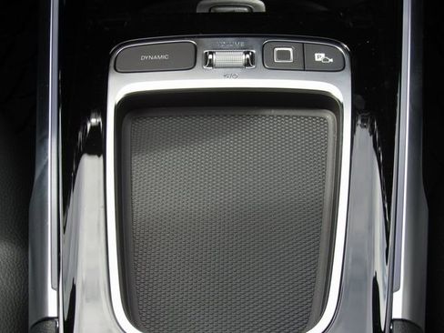 Used 2025 Mercedes-Benz GLB 250 4MATIC image 33