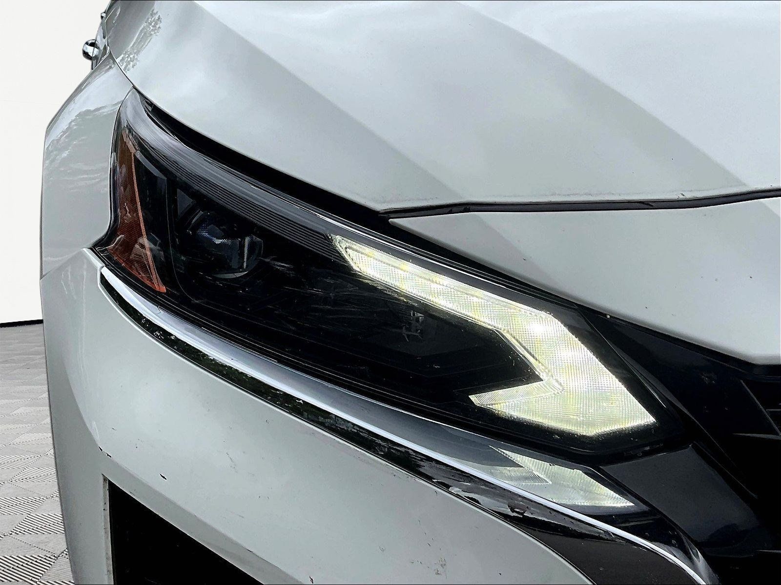 Used 2025 Nissan Altima 2.5 SV FWD image 31