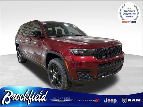 New 2025 Jeep Grand Cherokee L Altitude image 2