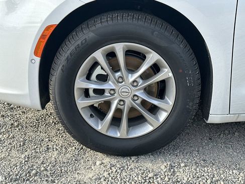 New 2026 Chrysler Pacifica Select FWD image 11