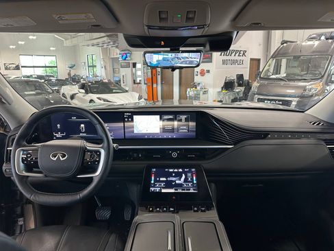 Used 2025 INFINITI QX80 Sensory AWD/4WD image 13