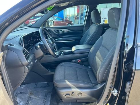 Certified 2025 Chevrolet Traverse LT image 12