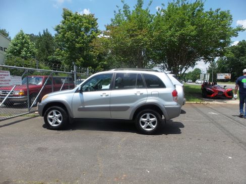 Used 2001 Toyota RAV4 4WD image 2