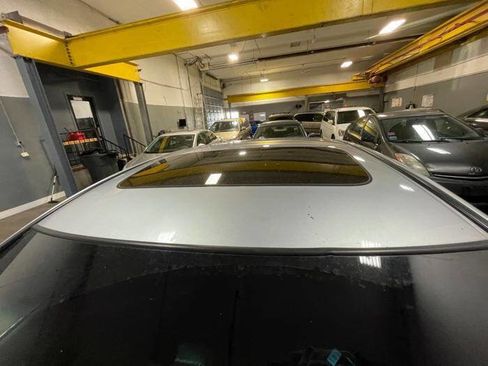 Used 2011 Honda Accord EX-L image 10