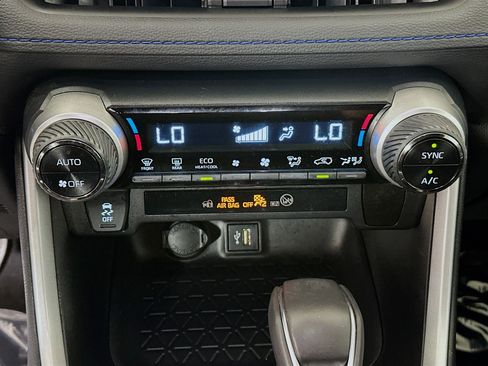 Used 2023 Toyota RAV4 SE AWD/4WD image 23