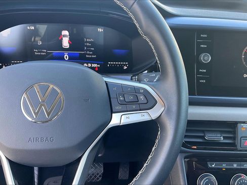 Certified 2023 Volkswagen Taos SE w/ Black Wheel Package FWD image 19