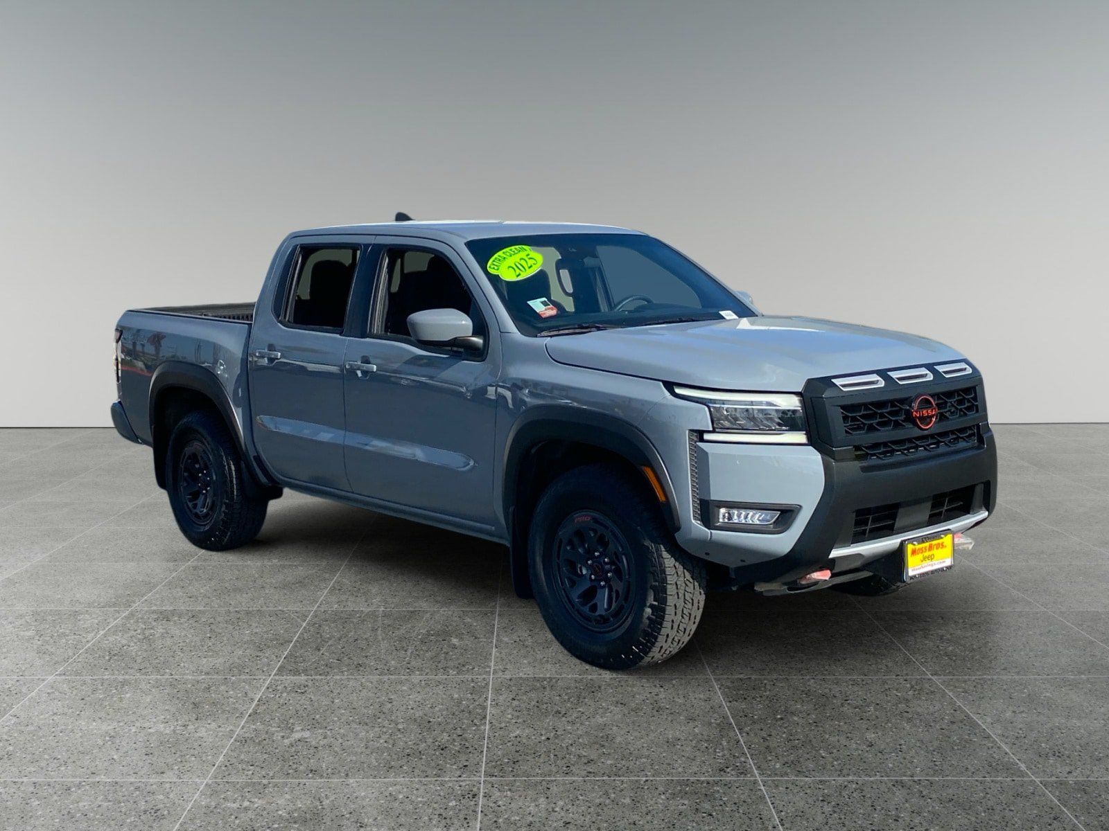 Used 2025 Nissan Frontier PRO-4X AWD/4WD image 7
