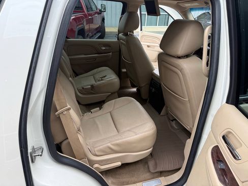 Used 2014 Cadillac Escalade Premium AWD/4WD image 20